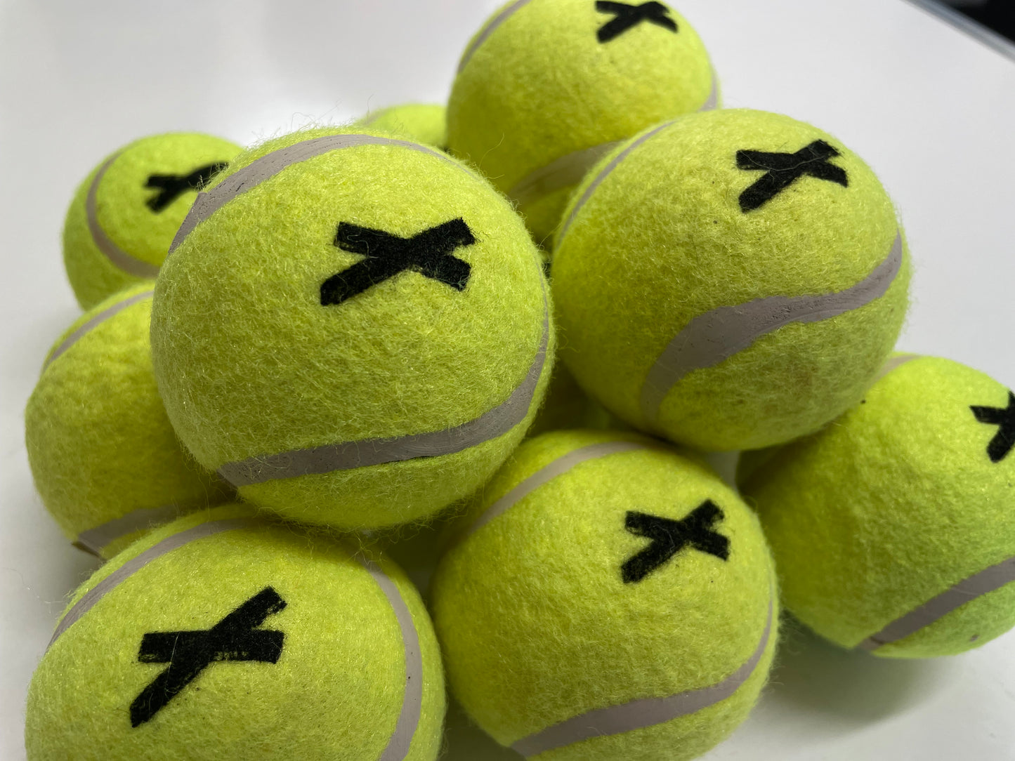 Tennis balls Yellow